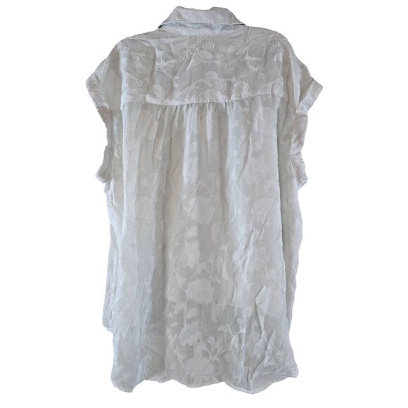 Ava & Viv Size 2X Semi-sheer White with Floral Embroidered White Flowers Sleevel - Picture 2 of 6